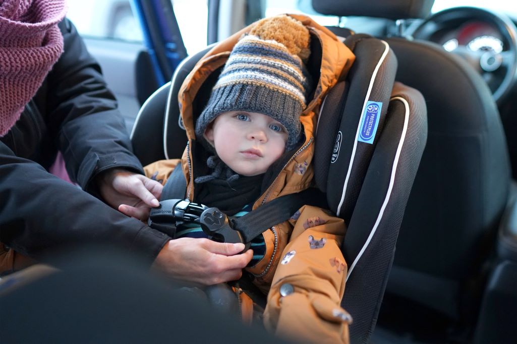 Démonstration pour l'installation des sièges d'auto